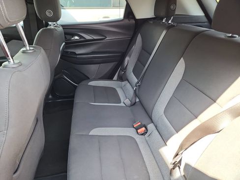 Used 2025 Chevrolet TrailBlazer LT AWD/4WD image 37