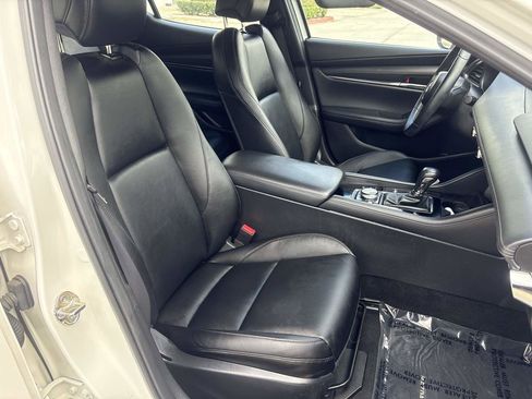 Used 2019 MAZDA MAZDA3 Hatchback FWD image 15