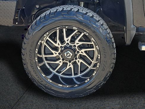 Used 2021 Chevrolet Silverado 2500 Custom w/ Custom Convenience Package AWD/4WD image 9