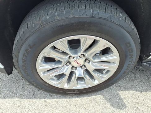 Used 2025 GMC Yukon Denali AWD/4WD image 5