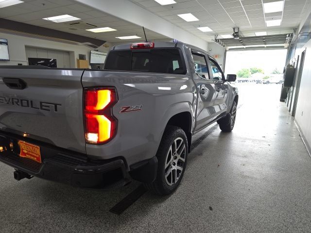 Used 2023 Chevrolet Colorado Z71 w/ Z71 Convenience Package 2 AWD/4WD image 7