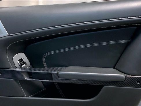 Used 2013 Aston Martin DB9 Volante RWD image 22
