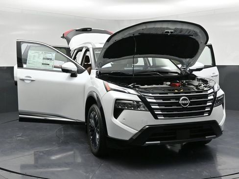 New 2026 Nissan Rogue Platinum w/ Tech Package image 39