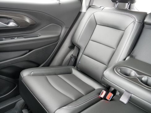 Used 2024 GMC Terrain SLT w/ Infotainment Package II image 12