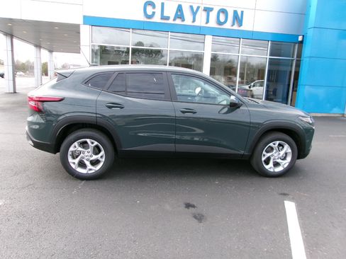 New 2026 Chevrolet Trax LS w/ LS Convenience Package image 2