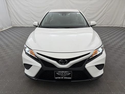 Used 2020 Toyota Camry SE FWD image 3