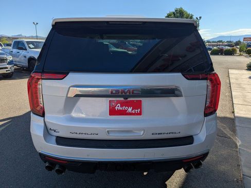 Used 2022 GMC Yukon XL Denali AWD/4WD image 4