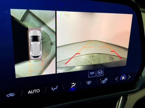 Used 2025 Chevrolet Equinox EV LT image 21