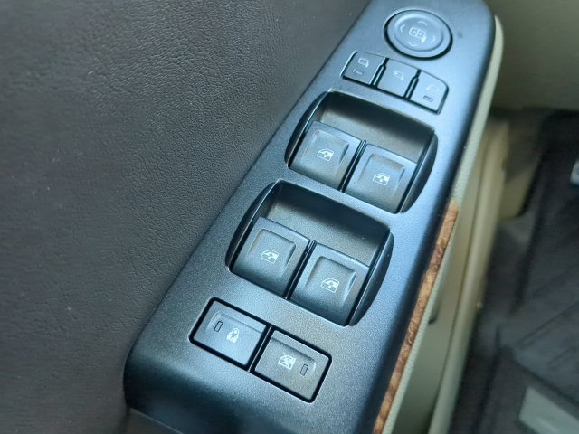 Used 2016 Chevrolet Tahoe LTZ AWD/4WD image 24