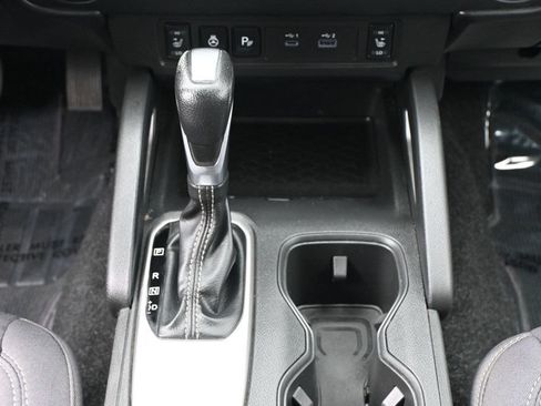 Used 2025 Nissan Frontier SV w/ SV Convenience Package RWD image 14