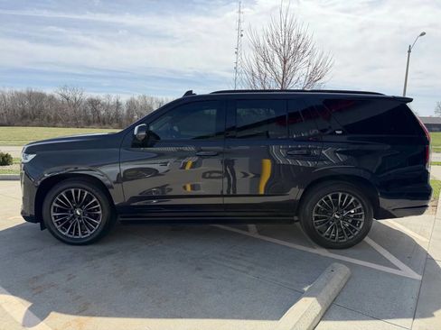 Used 2022 Cadillac Escalade Premium Luxury Platinum w/ LPO, Floor Liner Package image 7