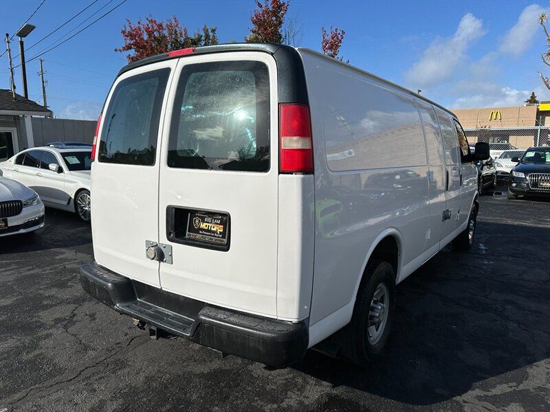 Used 2012 Chevrolet Express 2500 Extended RWD image 5