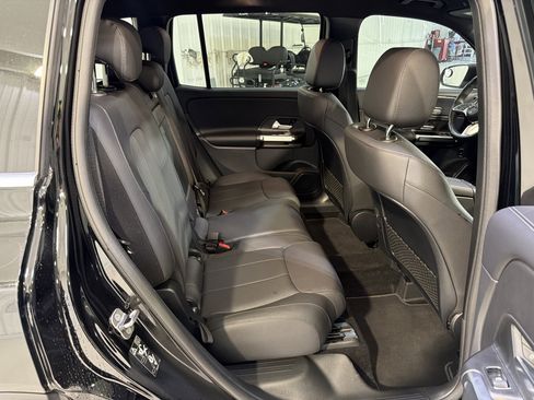 Used 2025 Mercedes-Benz GLB 250 image 11