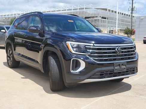Used 2024 Volkswagen Atlas SE FWD image 4