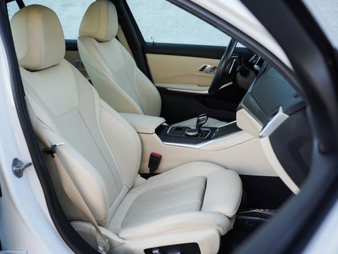 Used 2022 BMW 330i Sedan image 25