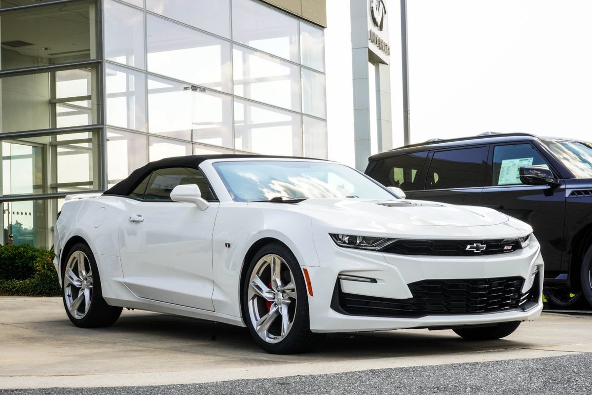 Used 2023 Chevrolet Camaro SS RWD image 4