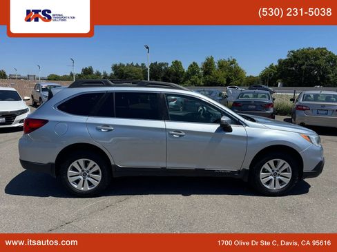 Used 2017 Subaru Outback 2.5i Premium AWD/4WD image 6