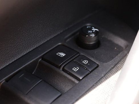 Used 2025 Toyota Corolla LE FWD image 20