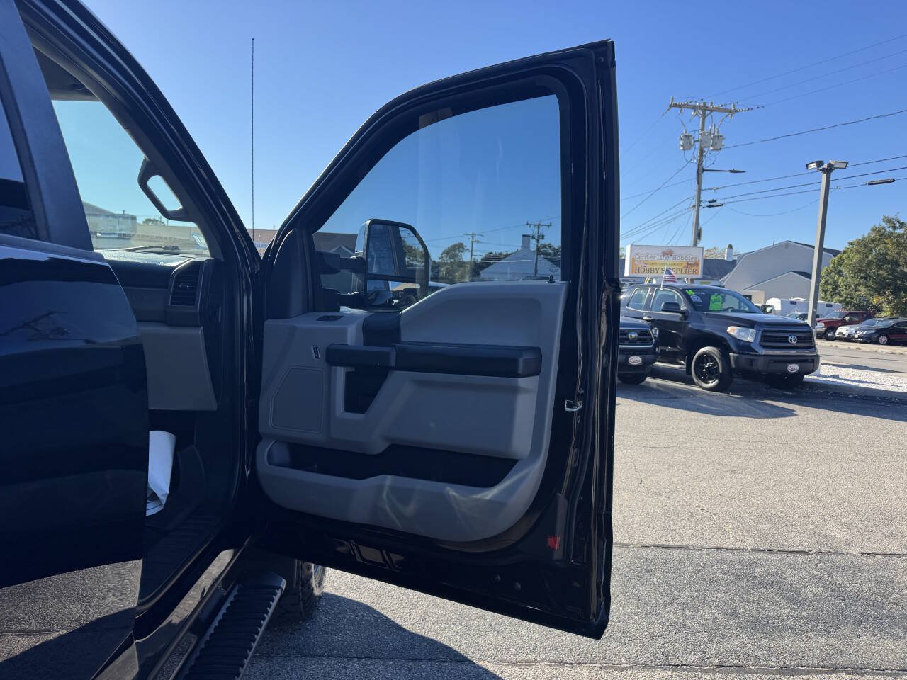 Used 2017 Ford F250 XL w/ Power Equipment Group AWD/4WD image 36