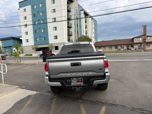 Used 2020 Toyota Tacoma TRD Off-Road w/ TRD Premium Off Road Package AWD/4WD image 7