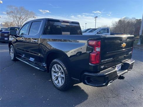 Used 2022 Chevrolet Silverado 1500 High Country w/ Z71 Off-Road Package image 4