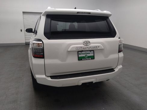 Used 2017 Toyota 4Runner SR5 Premium image 6