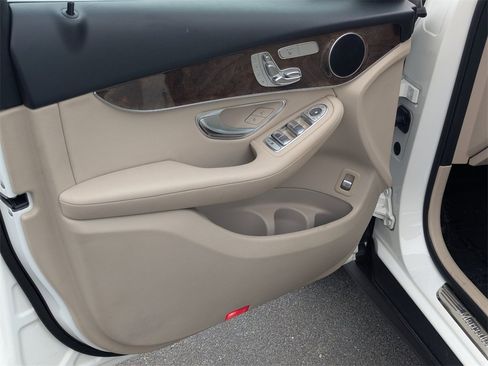 Used 2018 Mercedes-Benz GLC 300 image 10