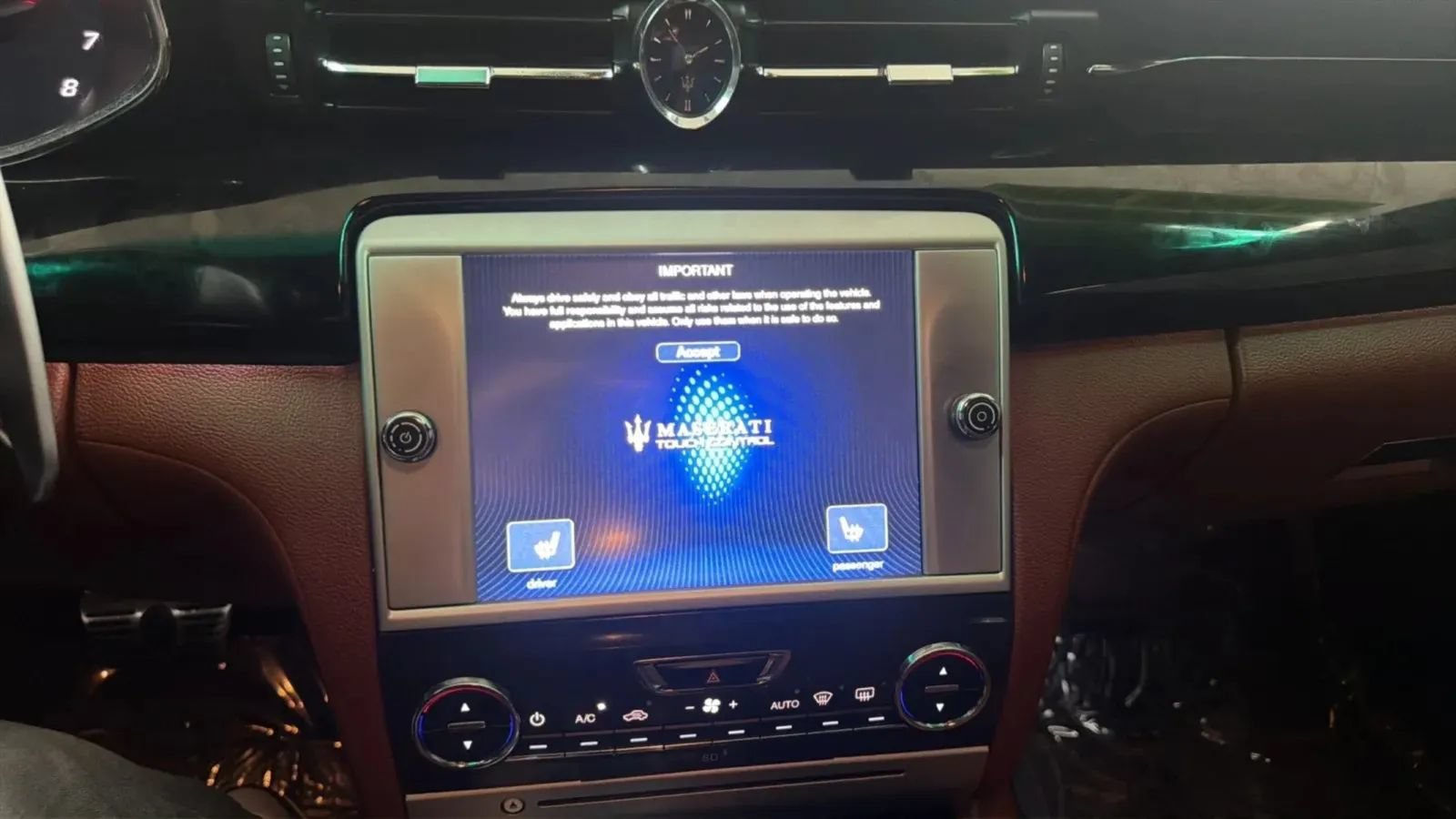 Used 2015 Maserati Quattroporte S Q4 AWD/4WD image 13
