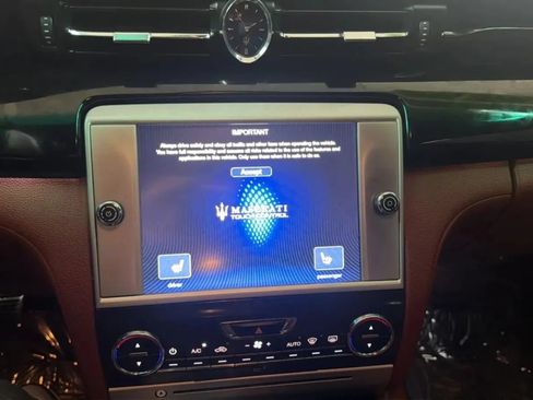 Used 2015 Maserati Quattroporte S Q4 AWD/4WD image 13