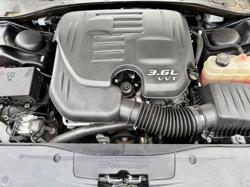 Used 2022 Dodge Charger SXT RWD image 18