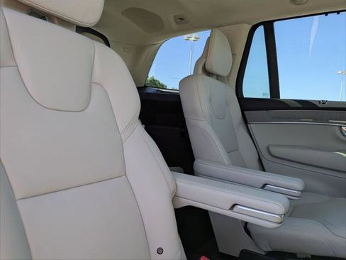 Used 2025 Volvo XC90 B6 Ultra w/ Lounge Package image 26