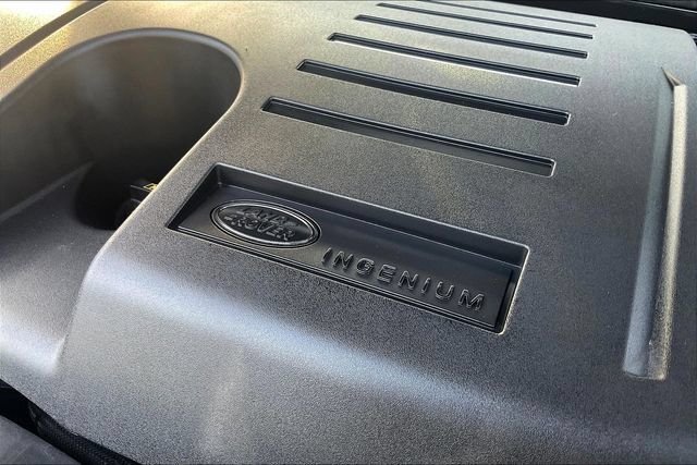 Used 2023 Land Rover Defender 130 X-Dynamic SE AWD/4WD image 33