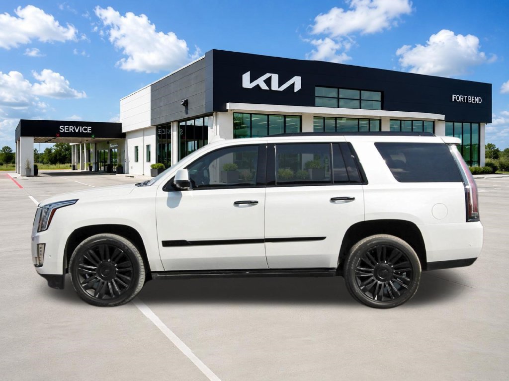 Used 2020 Cadillac Escalade Premium Luxury w/ LPO, Radiant Package AWD/4WD image 7