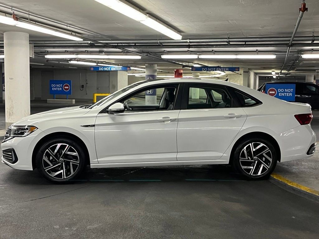Used 2023 Volkswagen Jetta SEL FWD image 33