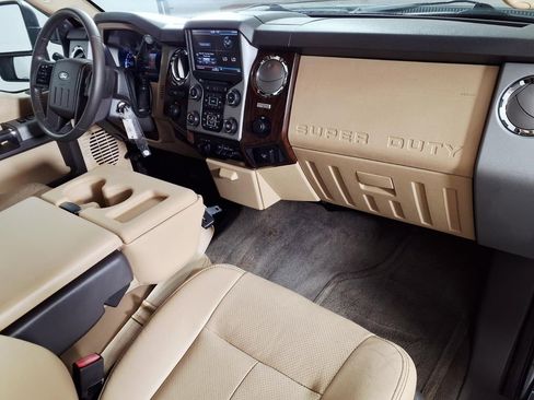 Used 2015 Ford F250 Lariat image 13