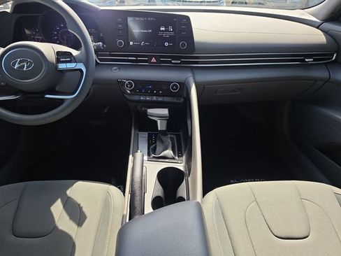 Used 2023 Hyundai Elantra SEL FWD image 14
