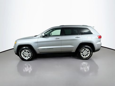 Used 2019 Jeep Grand Cherokee Laredo AWD/4WD image 4
