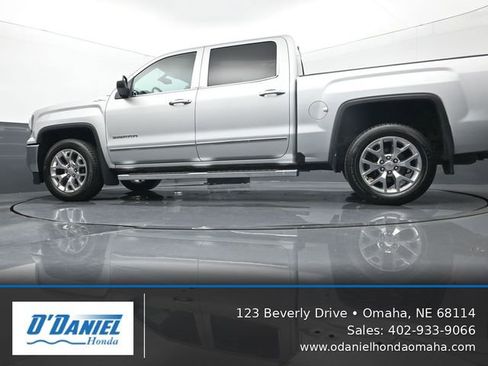 Used 2017 GMC Sierra 1500 SLT w/ SLT Preferred Package AWD/4WD image 10