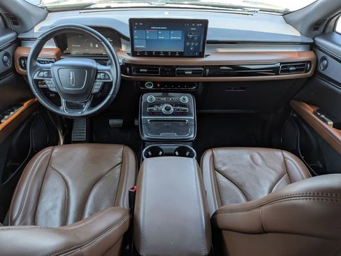 Used 2023 Lincoln Nautilus Reserve image 24