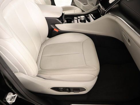 Used 2023 Jeep Grand Cherokee L Overland w/ Trailer Tow Group (B) image 15