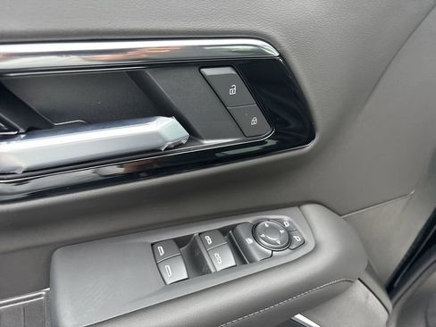 New 2025 Chevrolet Tahoe LS image 24