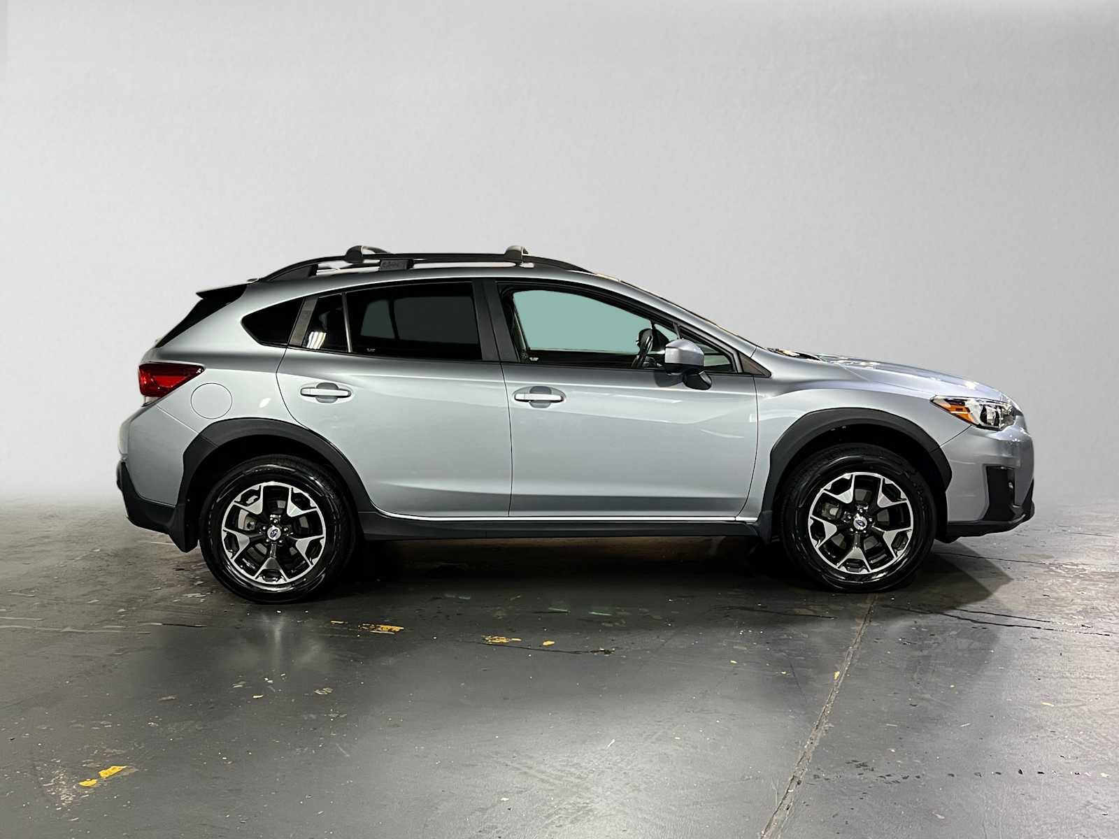 Used 2018 Subaru Crosstrek 2.0i Premium w/ Moonroof Package AWD/4WD image 2