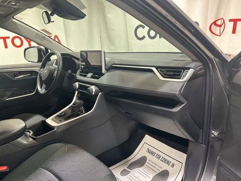 Used 2025 Toyota RAV4 XLE w/ Convenience Package image 10