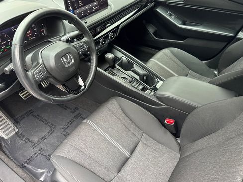 Used 2024 Honda Accord Sport image 4