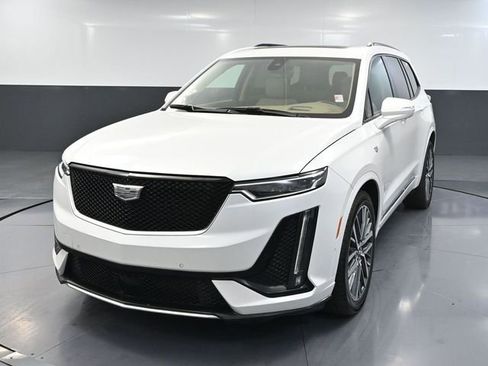Used 2024 Cadillac XT6 Sport w/ Platinum Package image 12