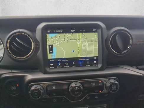 Used 2022 Jeep Wrangler Unlimited Sahara AWD/4WD image 8