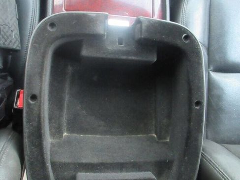 Used 2013 Cadillac Escalade ESV AWD w/ Livery Package image 25