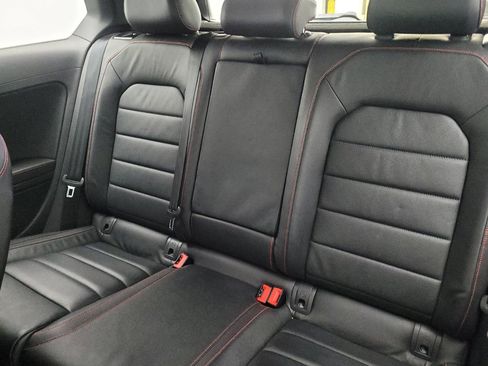 Used 2015 Volkswagen GTI SE FWD image 18