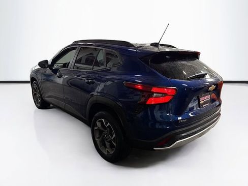 Used 2024 Chevrolet Trax LT w/ Sunroof Package image 8