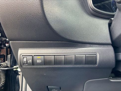 Used 2025 Toyota Corolla SE w/ SE Premium Package image 33